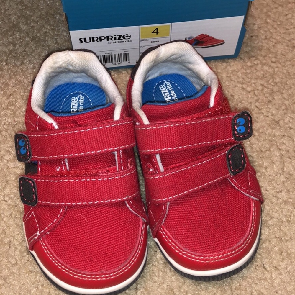 Boys stride rite shoes